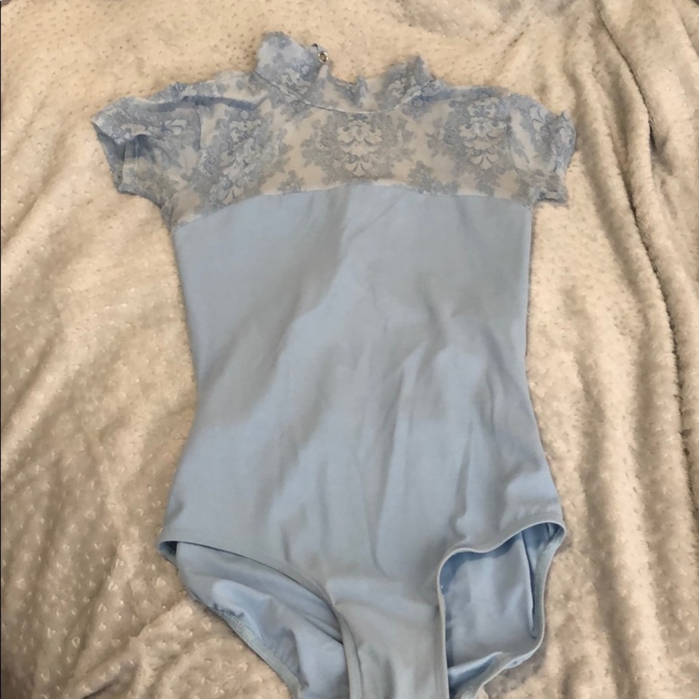Blue Damask Eleve